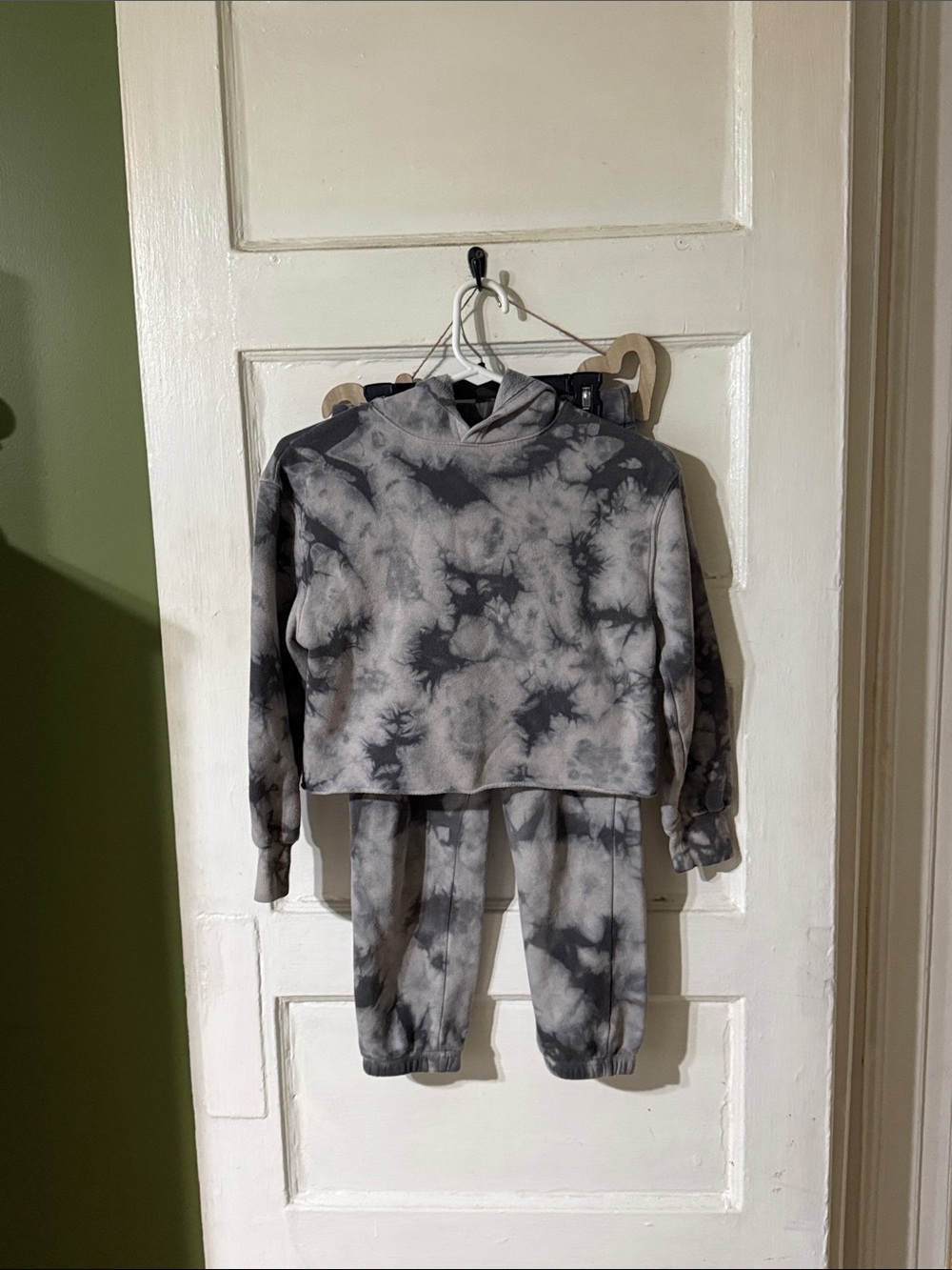 art class Gray Tie-Dye crop Hoodie & Jogger Set